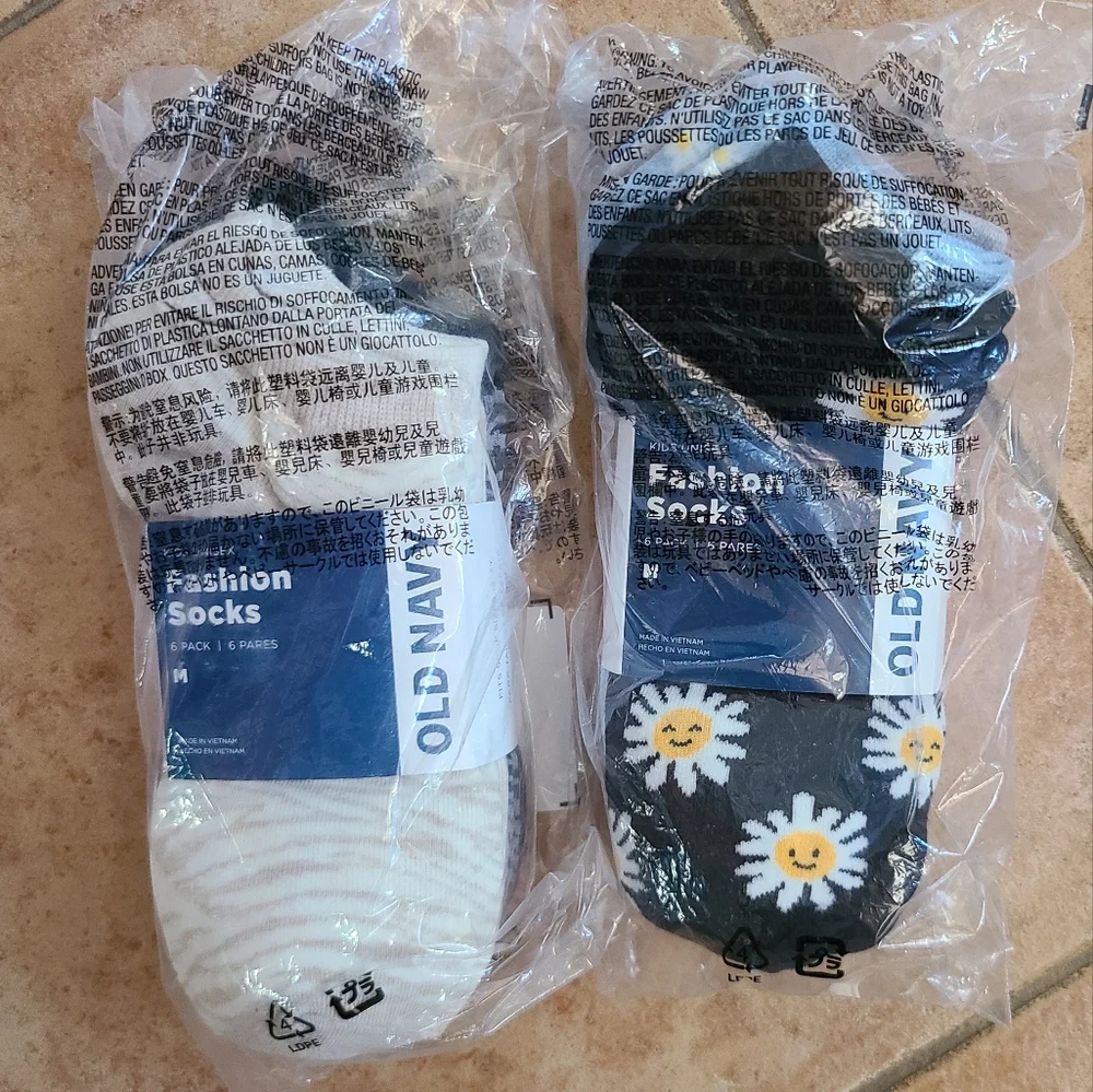 👀50% OFF - NWT‼️ Old Navy brand Girl's Ankle Socks, 12 pairs
